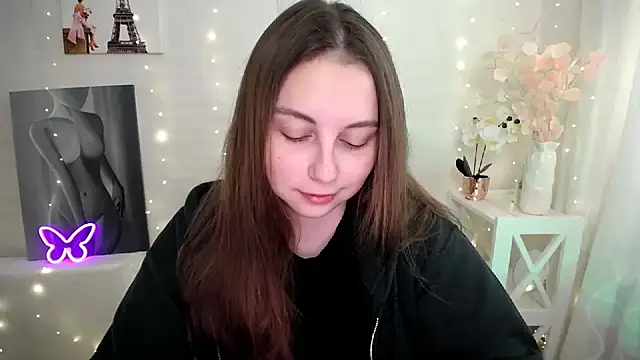 SweetPrincess  online show from April 15, 2026, 5:36 am