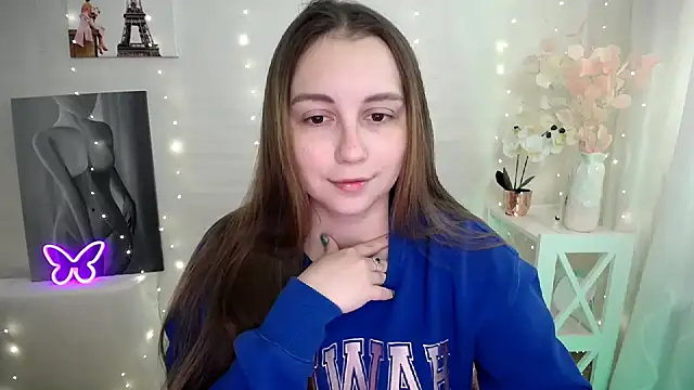 Snapshot of SweetPrincess_ chatting on April 20, 2026, 5:32 am SweetPrincess online show from April 20, 2026, 5:32 am
