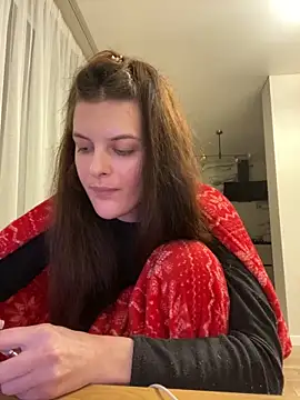 Snapshot of little_belucci chatting on December 16, 2024, 3:43 pm little belucci online show from December 16, 2024, 3:43 pm