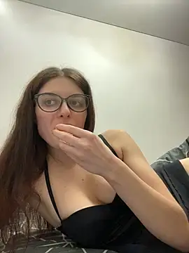 Snapshot of little_belucci chatting on January 8, 2025, 8:29 pm little belucci online show from January 8, 2025, 8:29 pm