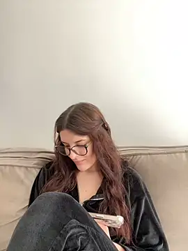 Snapshot of little_belucci chatting on January 17, 2025, 11:59 am little belucci online show from January 17, 2025, 11:59 am