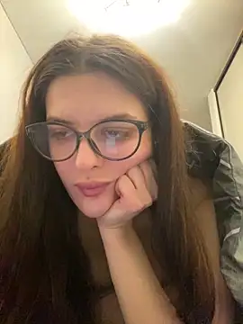 Snapshot of little_belucci chatting on January 25, 2025, 6:46 pm little belucci online show from January 25, 2025, 6:46 pm