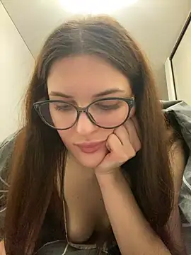 Snapshot of little_belucci chatting on January 29, 2025, 5:56 pm little belucci online show from January 29, 2025, 5:56 pm