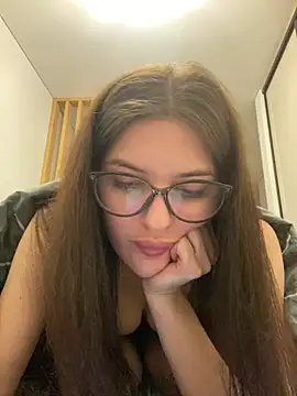 Snapshot of little_belucci chatting on February 3, 2025, 5:24 pm little belucci online show from February 3, 2025, 5:24 pm