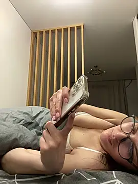 Snapshot of little_belucci chatting on February 3, 2025, 8:35 pm little belucci online show from February 3, 2025, 8:35 pm