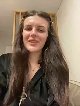 Snapshot of little_belucci chatting on February 23, 2025, 6:34 pm little belucci online show from February 23, 2025, 6:34 pm