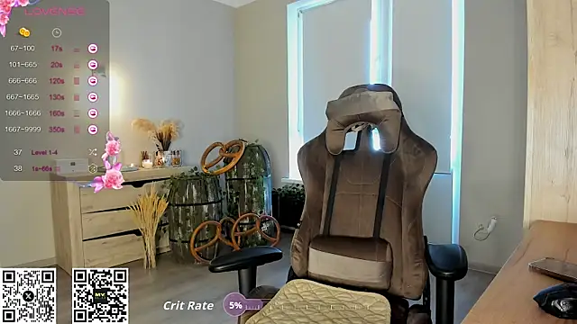 Snapshot of HotyPlays chatting on October 2, 2025, 12:01 pm HotyPlays online show from October 2, 2025, 12:01 pm