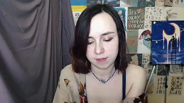 Snapshot of VeryVeryVeryShy_ chatting on February 9, 2025, 1:35 pm VeryVeryVeryShy online show from February 9, 2025, 1:35 pm