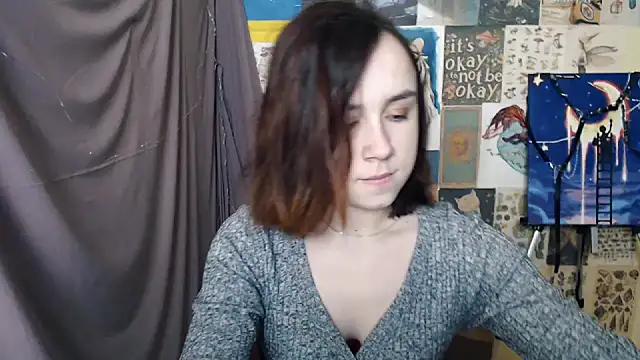 Snapshot of VeryVeryVeryShy_ chatting on February 21, 2025, 6:40 am VeryVeryVeryShy online show from February 21, 2025, 6:40 am