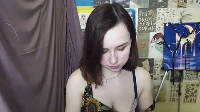Snapshot of VeryVeryVeryShy_ chatting on March 1, 2025, 9:51 am VeryVeryVeryShy online show from March 1, 2025, 9:51 am