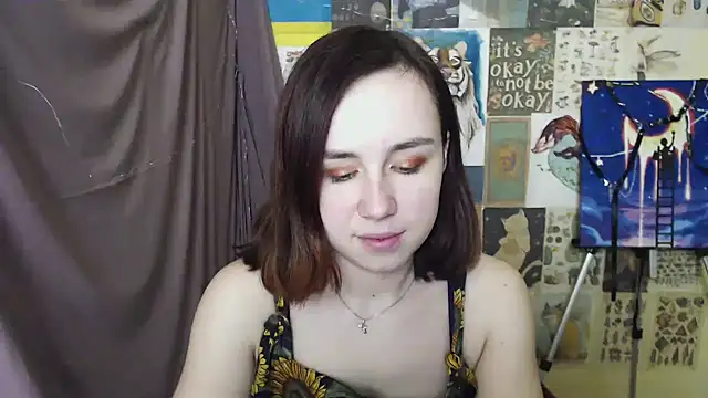 Snapshot of VeryVeryVeryShy_ chatting on March 1, 2025, 12:56 pm VeryVeryVeryShy online show from March 1, 2025, 12:56 pm