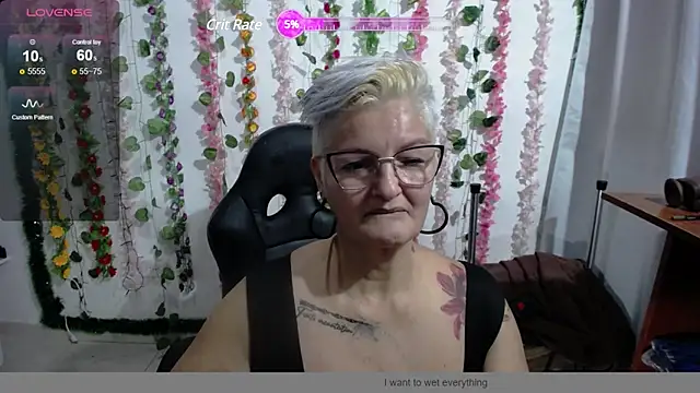 Snapshot of bety-cum2 chatting on December 8, 2024, 3:24 pm bety-cum2 online show from December 8, 2024, 3:24 pm