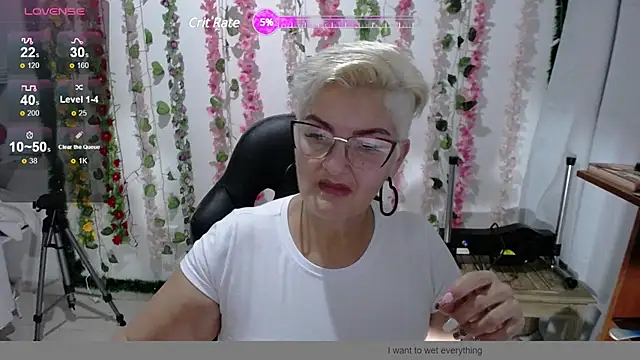 Snapshot of bety-cum2 chatting on December 14, 2024, 10:50 pm bety-cum2 online show from December 14, 2024, 10:50 pm