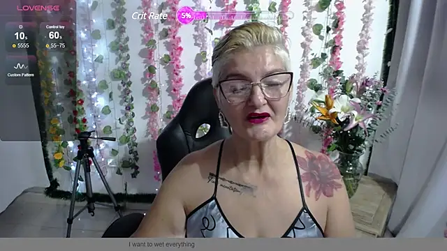 Snapshot of bety-cum2 chatting on December 19, 2024, 10:45 am bety-cum2 online show from December 19, 2024, 10:45 am