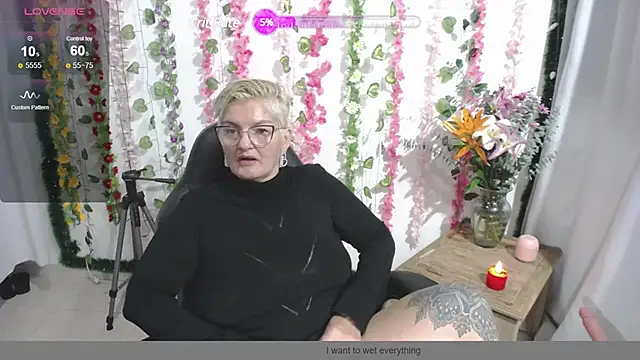 Snapshot of bety-cum2 chatting on December 22, 2024, 9:44 am bety-cum2 online show from December 22, 2024, 9:44 am