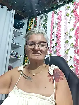 Snapshot of bety-cum2 chatting on January 11, 2025, 8:43 pm bety-cum2 online show from January 11, 2025, 8:43 pm