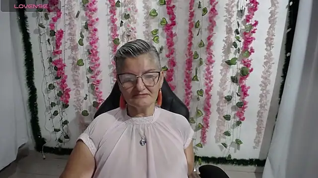 Snapshot of bety-cum2 chatting on February 7, 2025, 11:12 am bety-cum2 online show from February 7, 2025, 11:12 am