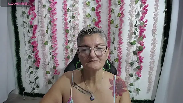 Snapshot of bety-cum2 chatting on February 8, 2025, 8:31 am bety-cum2 online show from February 8, 2025, 8:31 am