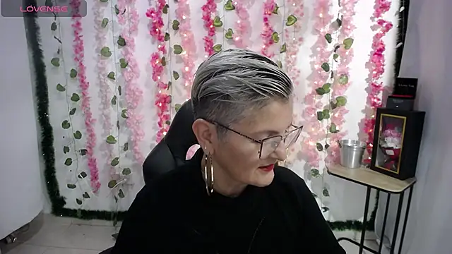Snapshot of bety-cum2 chatting on February 15, 2025, 8:44 am bety-cum2 online show from February 15, 2025, 8:44 am