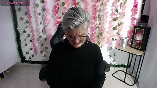 Snapshot of bety-cum2 chatting on February 15, 2025, 11:50 am bety-cum2 online show from February 15, 2025, 11:50 am