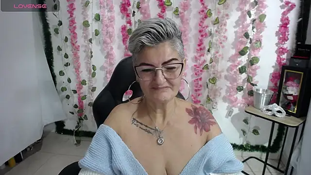 Snapshot of bety-cum2 chatting on February 19, 2025, 8:55 am bety-cum2 online show from February 19, 2025, 8:55 am