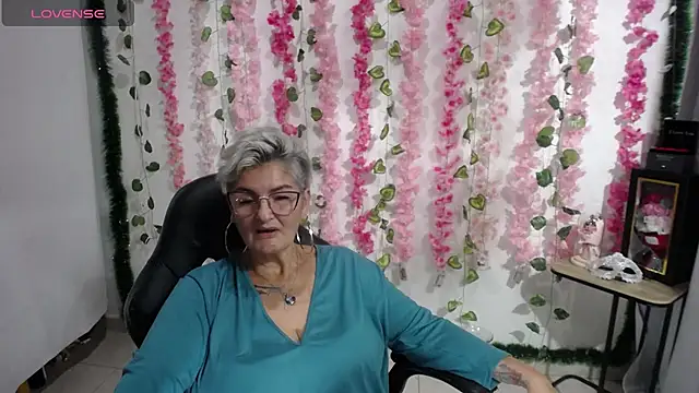 Snapshot of bety-cum2 chatting on February 22, 2025, 9:26 pm bety-cum2 online show from February 22, 2025, 9:26 pm
