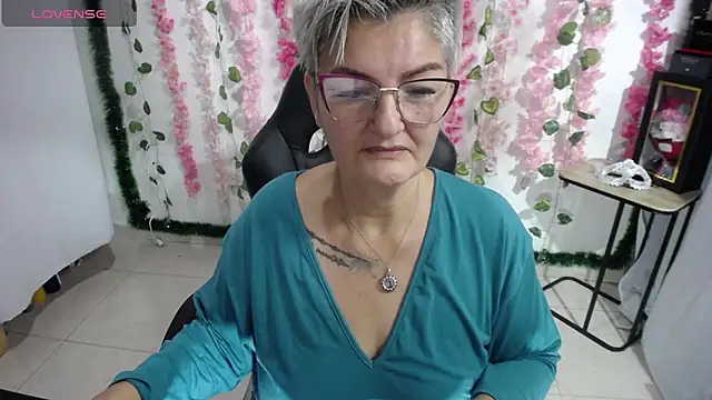 Snapshot of bety-cum2 chatting on February 23, 2025, 9:00 am bety-cum2 online show from February 23, 2025, 9:00 am