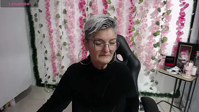 Snapshot of bety-cum2 chatting on March 2, 2025, 9:10 am bety-cum2 online show from March 2, 2025, 9:10 am