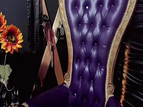 SASHA DERECK online show from November 19, 2025, 3:34 pm