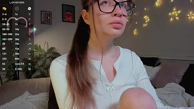 Virtual Girll online show from March 14, 2026, 3:06 pm