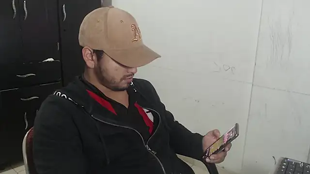 kylian 07 online show from November 7, 2025, 4:23 am