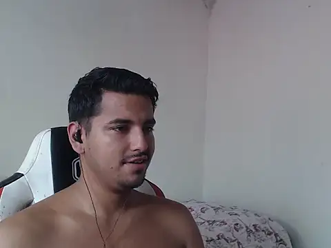 Snapshot of kylian_07 chatting on March 4, 2026, 5:08 pm kylian 07 online show from March 4, 2026, 5:08 pm