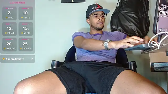 Snapshot of Bigcock_21cm_ chatting on November 15, 2025, 6:48 pm Bigcock 21cm online show from November 15, 2025, 6:48 pm