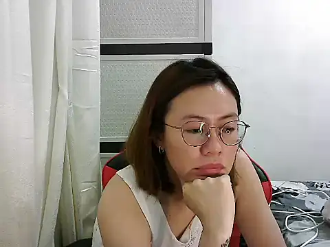 crizzybel online show from March 7, 2025, 6:13 am