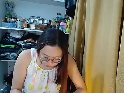 crizzybel online show from April 6, 2026, 8:32 pm