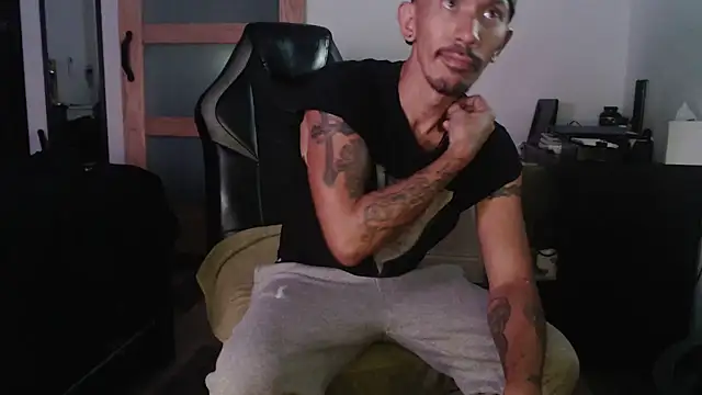 Snapshot of inc25cb@xh chatting on October 4, 2025, 10:46 am inc25cbxh online show from October 4, 2025, 10:46 am