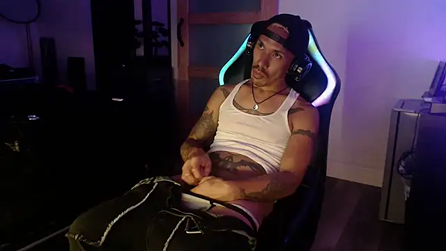 Snapshot of inc25cb@xh chatting on October 18, 2025, 8:15 am inc25cbxh online show from October 18, 2025, 8:15 am