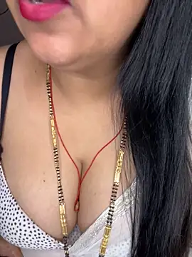 Zoya Varma004 online show from October 26, 2025, 9:48 am