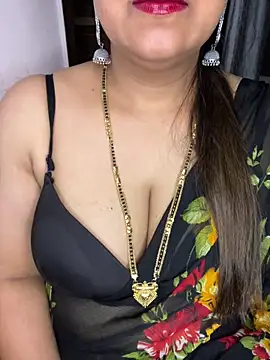 Zoya Varma004 online show from May 17, 2026, 11:17 am
