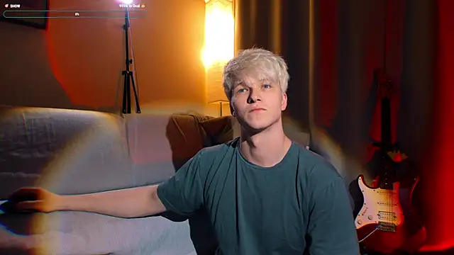 Breston Sweet online show from October 28, 2025, 2:48 am