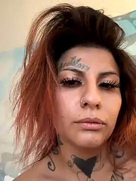 prettypurplep online show from November 4, 2025, 2:49 pm