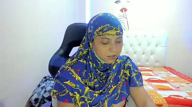 Snapshot of Leylafourniert chatting on January 13, 2025, 11:06 pm Leylafourniert online show from January 13, 2025, 11:06 pm