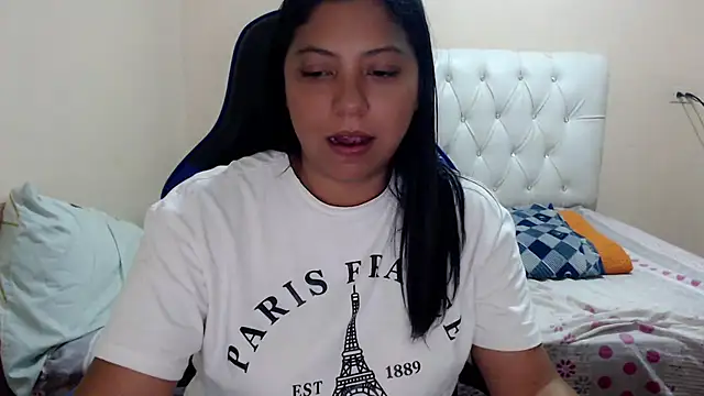 Snapshot of Leylafourniert chatting on November 9, 2025, 6:39 pm Leylafourniert online show from November 9, 2025, 6:39 pm