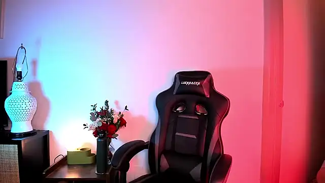 MelroseStrip online show from February 19, 2026, 12:50 am