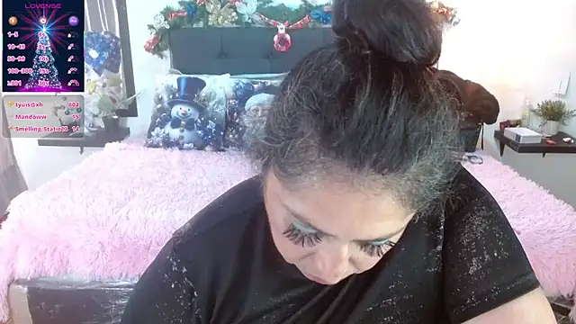 Keyla01  online show from December 20, 2025, 9:33 pm