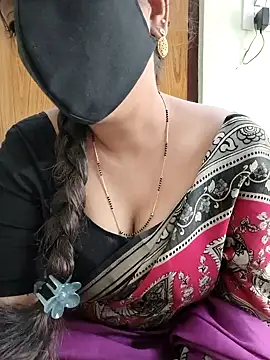 Snapshot of yoursana- chatting on February 11, 2026, 4:39 am yoursana- online show from February 11, 2026, 4:39 am