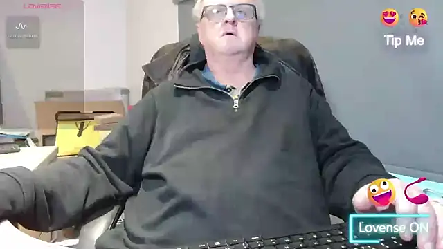 Snapshot of bigbadjon69 chatting on January 26, 2025, 3:25 pm bigbadjon69 online show from January 26, 2025, 3:25 pm