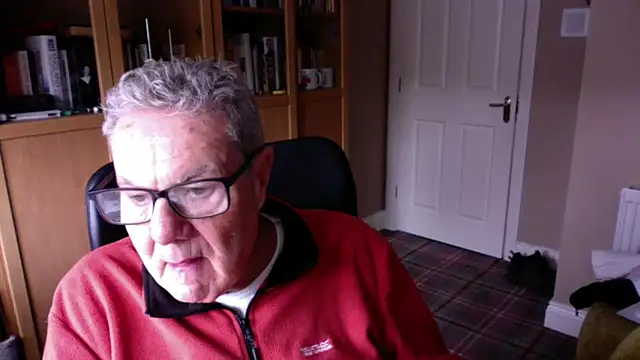 Snapshot of Oldpistolpete chatting on October 30, 2025, 12:06 pm Oldpistolpete online show from October 30, 2025, 12:06 pm