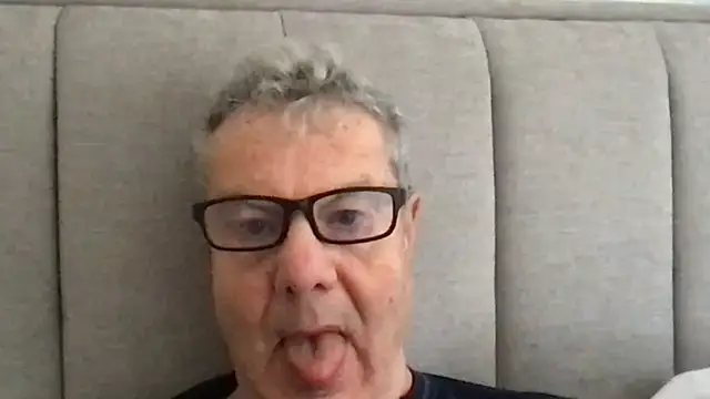 Snapshot of Oldpistolpete chatting on November 7, 2025, 9:42 am Oldpistolpete online show from November 7, 2025, 9:42 am