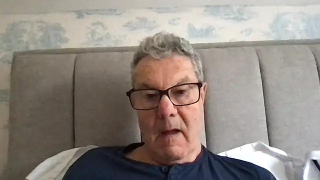 Snapshot of Oldpistolpete chatting on November 11, 2025, 9:42 am Oldpistolpete online show from November 11, 2025, 9:42 am